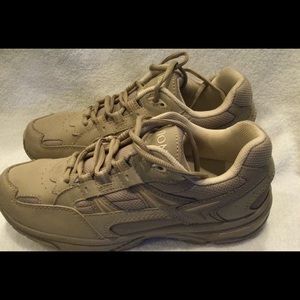 LADIES VIONIC ATHLETIC WALKER SHOE NEW SZ 9